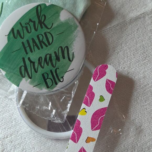 WORK HARD DREAM BIG" Motivational Canvas GIFT SET - Picture 5 of 5